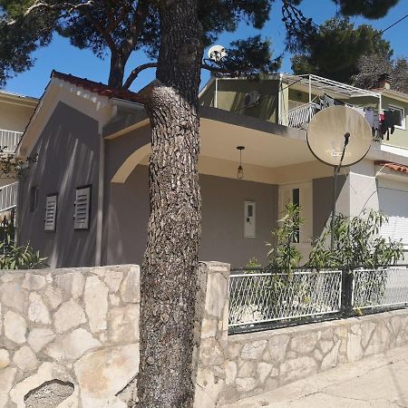 Villa Mala Kuca Ispod Borova à Primošten Extérieur photo