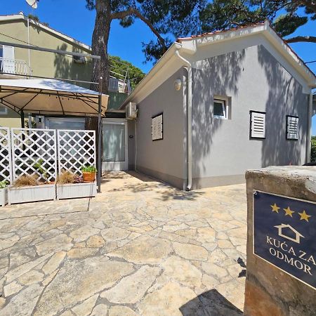 Villa Mala Kuca Ispod Borova à Primošten Extérieur photo