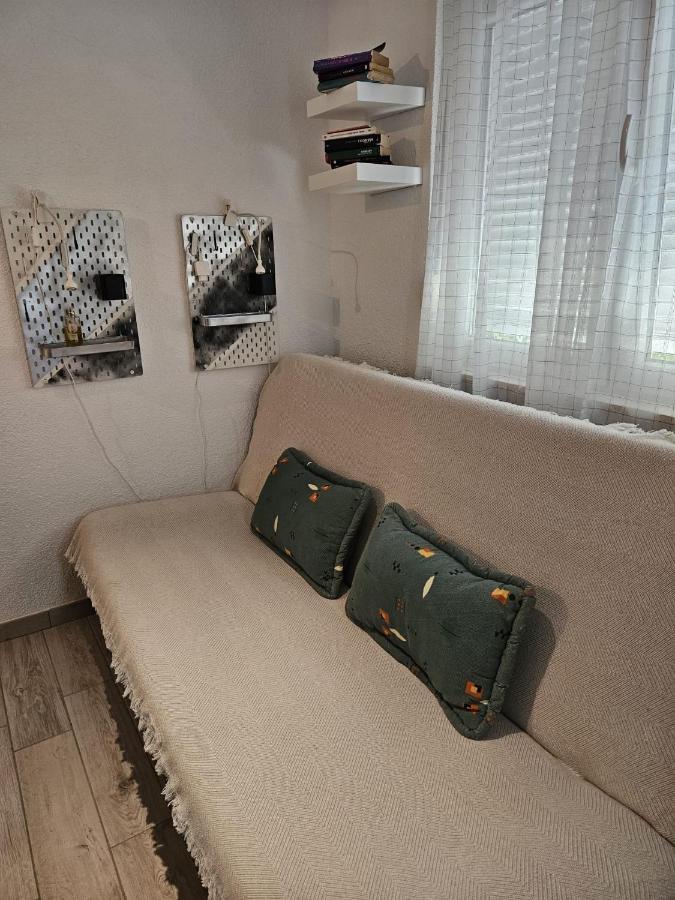 Villa Mala Kuca Ispod Borova à Primošten Extérieur photo