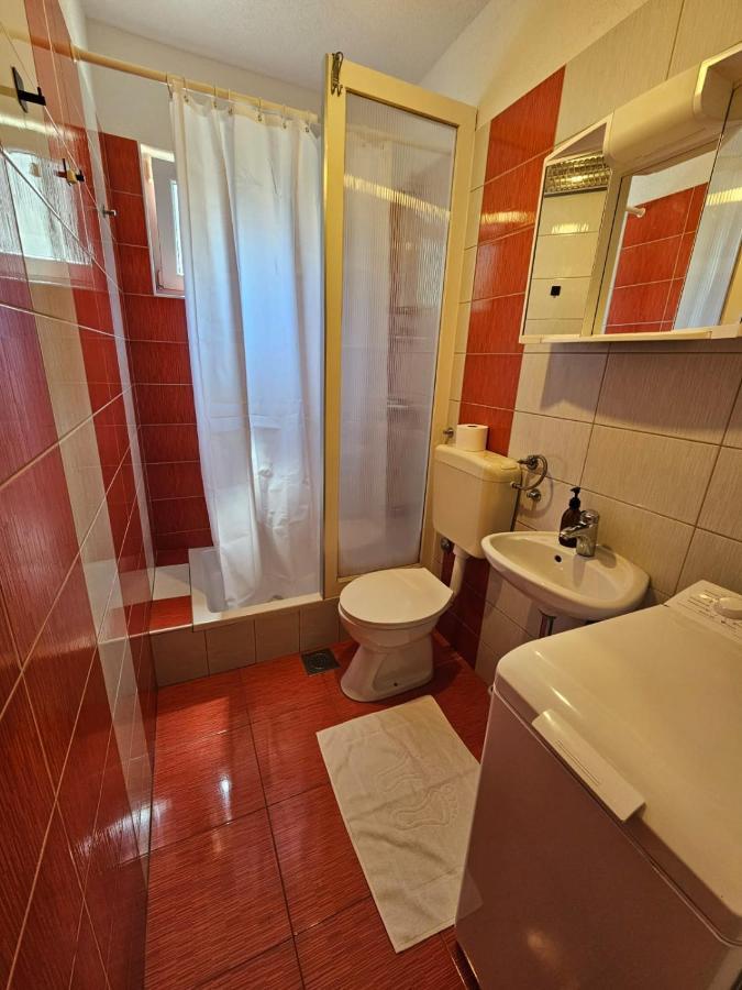 Villa Mala Kuca Ispod Borova à Primošten Extérieur photo