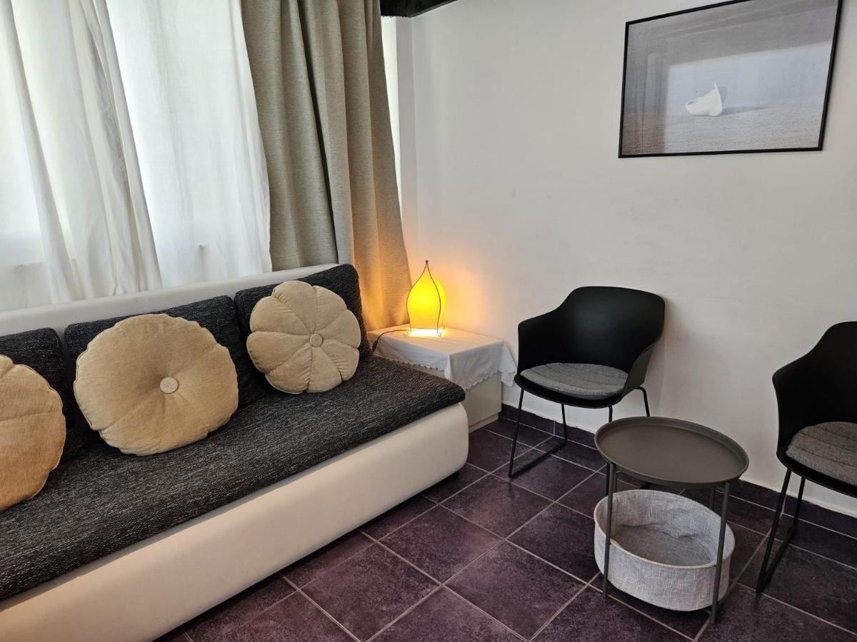 Villa Mala Kuca Ispod Borova à Primošten Extérieur photo